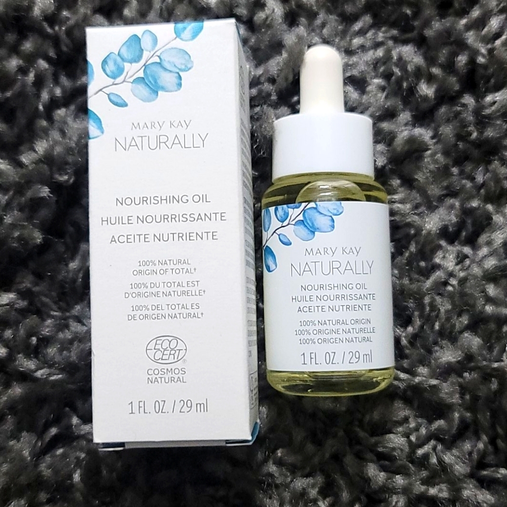 💙NIB Mary Kay Naturally Nourishing Oil🤍